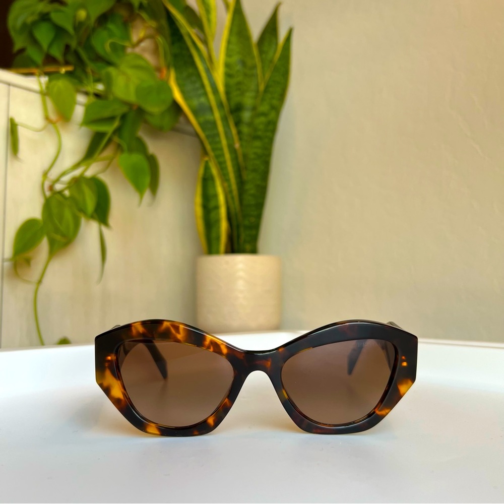 Prada 53mm Cat Eye Irregular Sunglasses in Honey Havana/ Brown Gradient